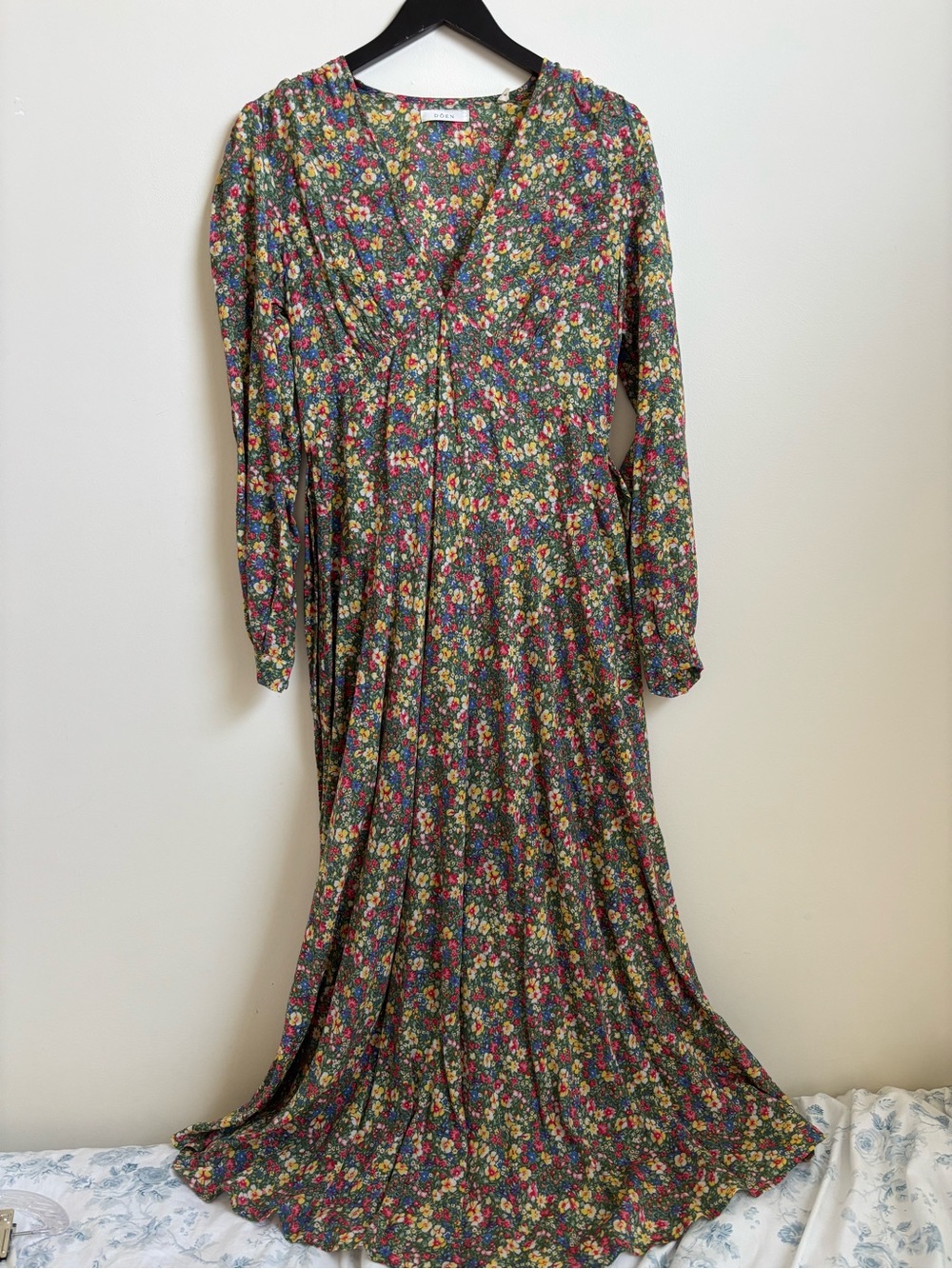 Doen Green Multicolor Floral V-Neck Maxi Dress